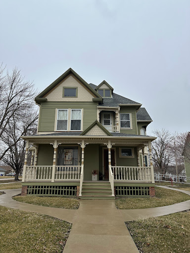The Patch-Eeten House - Visual