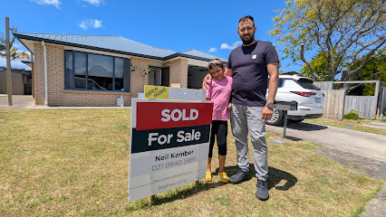 Neil Kember and Chelsea Mclean Bayleys Real Estate Whitianga