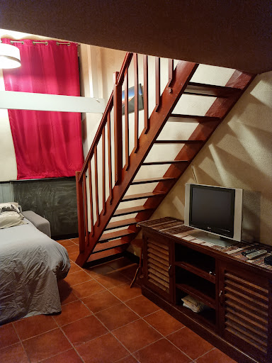 Chez Bari - Thumbnail