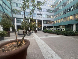 Photo n°4 de IMMONA-GROUPE - GESTION - VENTE À SAINT-DENIS à Saint-Denis (Agence de location immobilière)