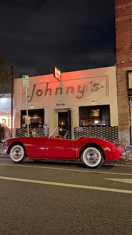 Johnny's - Cocktails & Hi-Fi by null