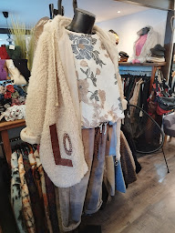 Photo n°3 de le dressing à Lamalou-les-Bains (Magasin de vêtements pour femmes)
