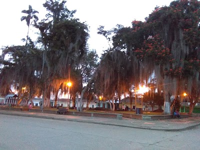Photos of Simon Bol&iacute;var Park