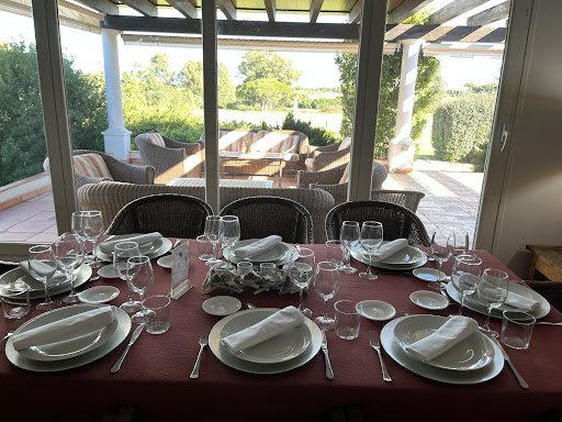 Tee 19 - Bar & Club Restaurant