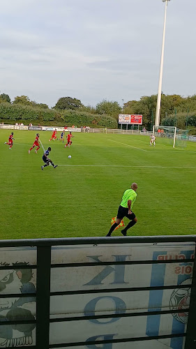 Opinii despre Stade Jean Dasnias în Dieppe - Complexe sportif