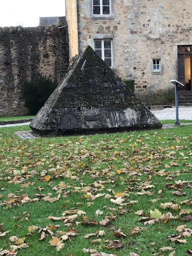 Pyramide de Mémoire - Thumbnail