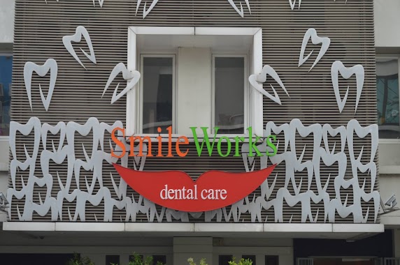 SmileWorks Dental Care, Author: SmileWorks Dental Care, Dental Implant Drg. Marzella M Lestari MDS SpBM