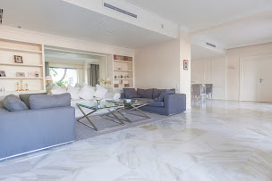 Photo n°17 de IMMOGROOM - Agence Location Saisonnière à Cannes (Agence de location immobilière)