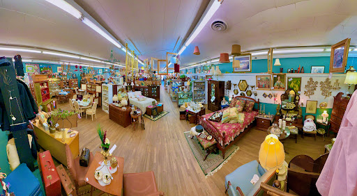 Marketplace Antiques - Thumbnail