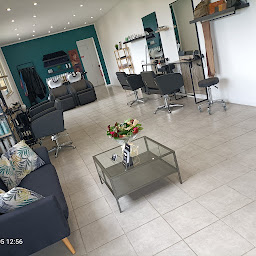 Photo n°1 de Vénus coiffure à Frenelles-en-Vexin (Salon de coiffure)