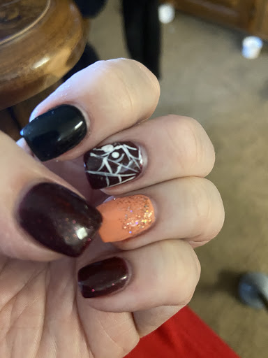 Lynn's Nails & Spa - Thumbnail