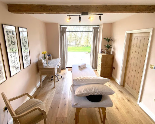 Laura Boscawen Acupuncture & Massage - BSc, BSc, LicAc, BTEC5, MBAcC - Thumbnail