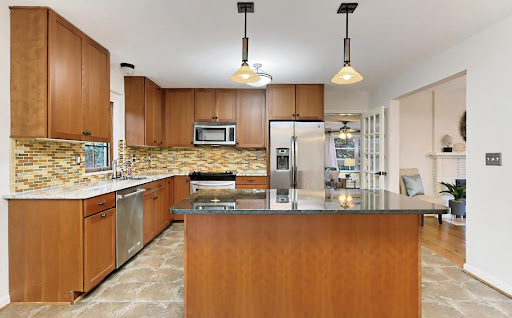 Karrina Brown, Associate Broker , Karrina Rich Real Estate Team, RE/MAX Executives - Thumbnail