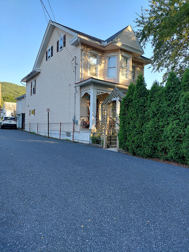 Hillcrest Bed & Breakfast