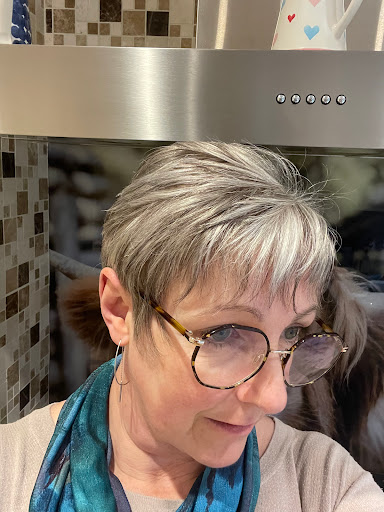 Almond Bennett Hairdressing - Thumbnail