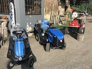 Photo n°17 de LAGRANGE MOTOCULTURE à Breilly (Service de réparation de tondeuses à gazon)