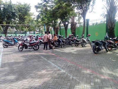Photos of SMA Negeri 19 Surabaya