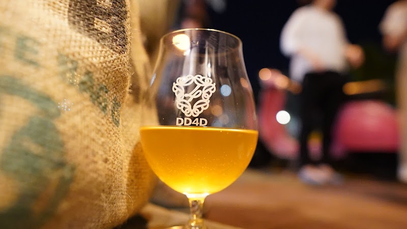 DD4D BREWING & CLOTHING STORE