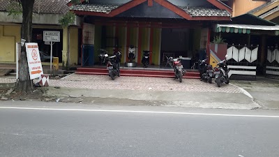 Photos of dealer yamaha roda mas motor srengat