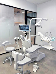 Photo n°1 de Centre Medico Dentaire Poissy - Dentistudio à Poissy (Orthodontiste)