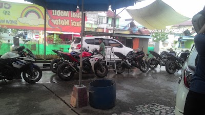 Photos of Cucian Mobil Pelangi dan Nasgor+Lalapan Pelangi