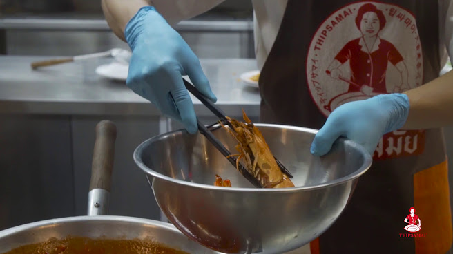 Thipsamai Padthai Pratoopee by null