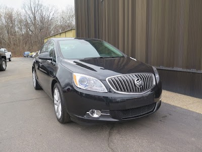 Photos of Louie Dominion's Deals on Wheels