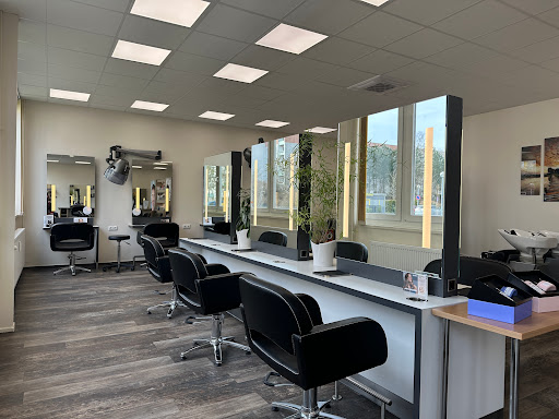 Friseur Hair-Cosmetic-Team GmbH von Stauffenbergstraße