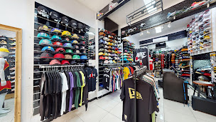 Photo n°38 de DR SWAG SHOES BASKETBALL, SNEAKERS, CASQUETTES, MAILLOT BASKET, NEW ERA, CBD PRT , LA PIRATERIE AIR JORDAN, NIKE AIR FORCE 1 à Toulouse (Magasin de vêtements de sport)