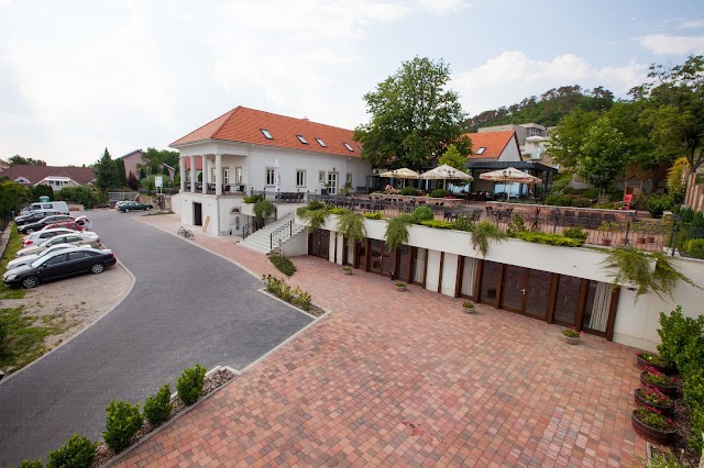 Zenit Balaton Étterem & Bar