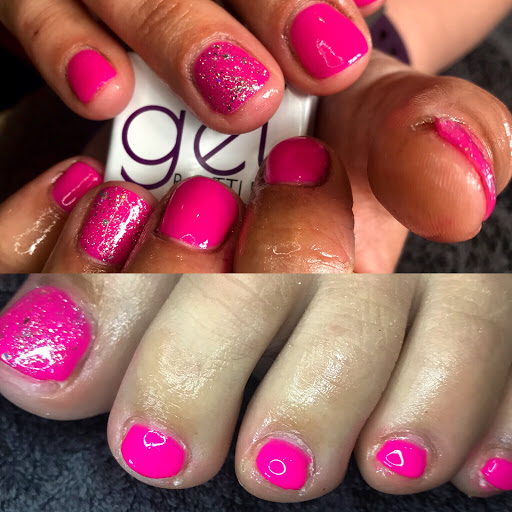 Natasha’s Nails & Beauty Logo
