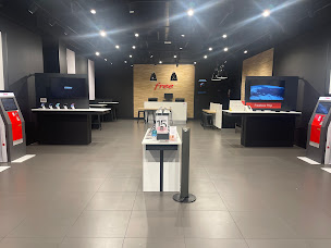 Photo n°2 de Free - Boutique Val d'Europe à Serris (Opérateur téléphonique)
