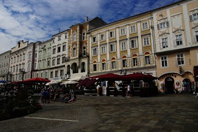 Photos of Ruefa Reiseb&uuml;ro Linz Hauptplatz