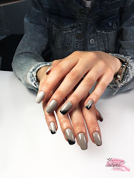 Photo n°26 de Sevil Nails Studio à Boulogne-Billancourt (Salon de manucure)