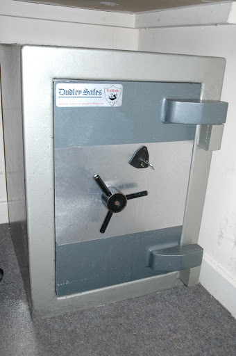 Safecrackers - Thumbnail