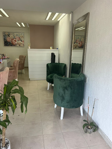 Loretto Nails Studio - Visual