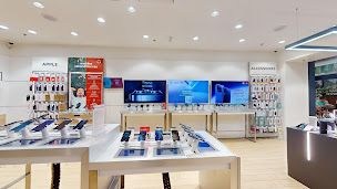 Photo n°17 de Boutique SFR Tours Petite Arche à Tours (Opérateur téléphonique)