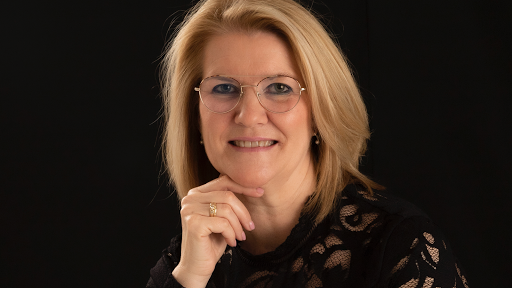 Haarwerksalon Angeline / Pruik bij u Thuis regio Peel en Maas, thuisservice