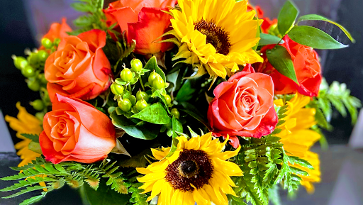 Cedar Hills Flower Delivery Logo