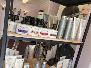 Photo n°21 de LE SALON DE PAULINE à Beaumont-en-Auge (Salon de coiffure)