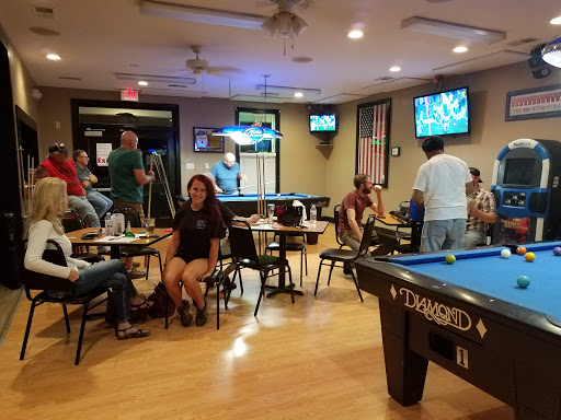 Tailgators Bar and Grille - Thumbnail