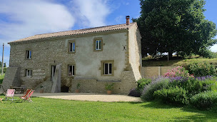 Photo n°2 de Le Moulin du Riousset à Montvendre (Maison de vacances)