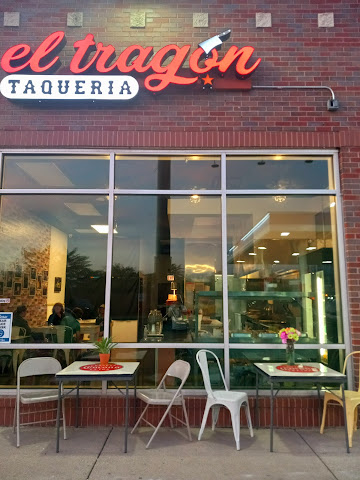 EL TRAGON TAQUERIA by null