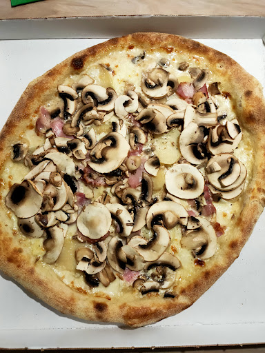 Photo 5 - Mad Eo Pizz