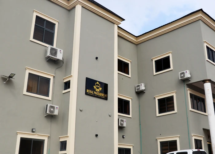 Royal Waterfront Suites