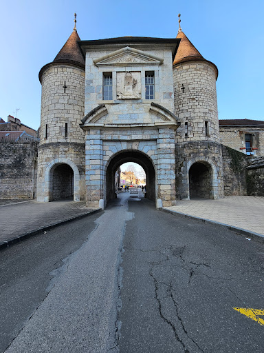 Rivotte gate