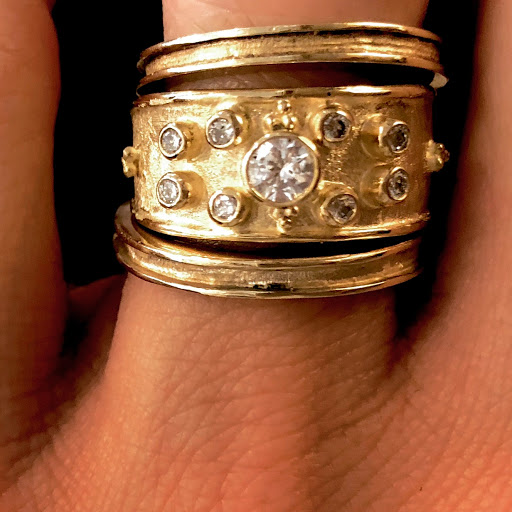 Benoits Boutique - Thumbnail