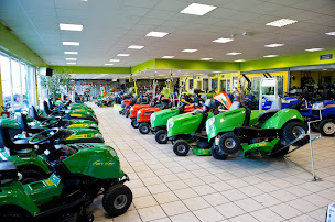 Photo n°34 de équip'jardin à Villemandeur (Service de location de remorques)