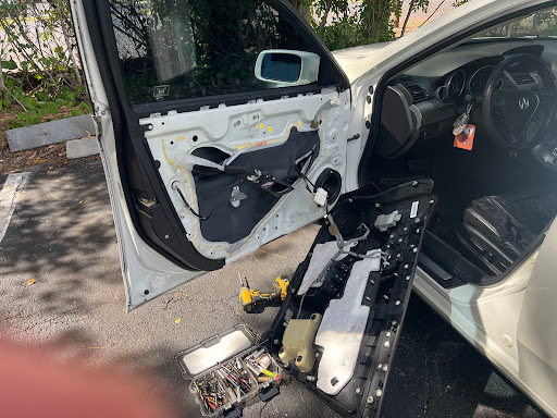 Car Window Tech - Visual
