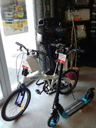 Photo n°13 de AD NAUTIC Marseille Estaque à Marseille (Magasin d'articles de ski nautique)